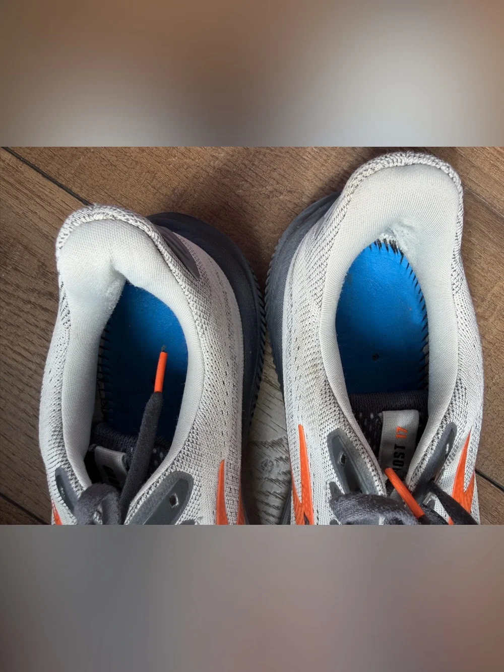 Brooks Oyster Mushroom Orange Ebony Ghost 17 Running Shoes Men’s Size 9.5
